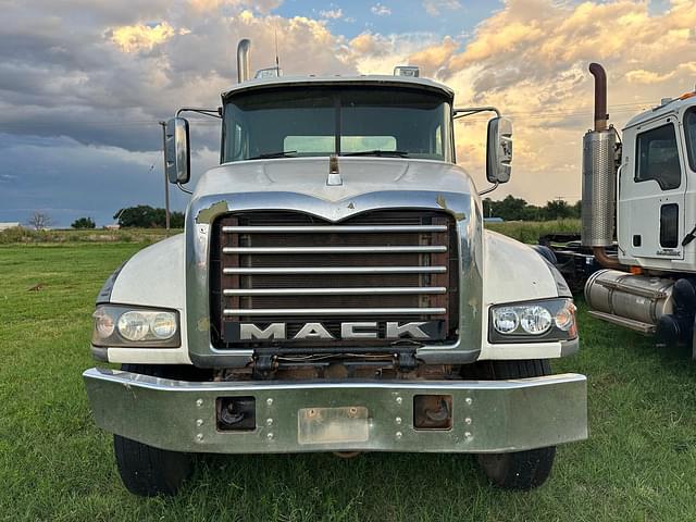 Image of Mack GU713 equipment image 1