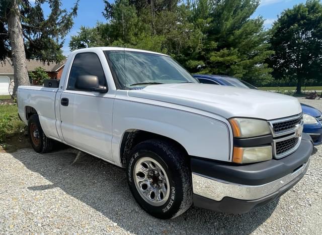 Image of Chevrolet C1500 equipment image 1