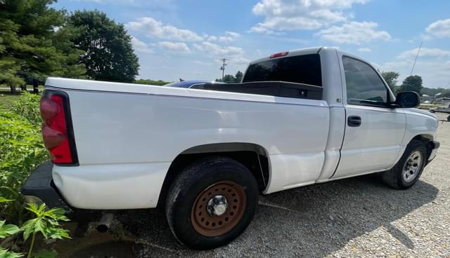 Image of Chevrolet C1500 equipment image 2