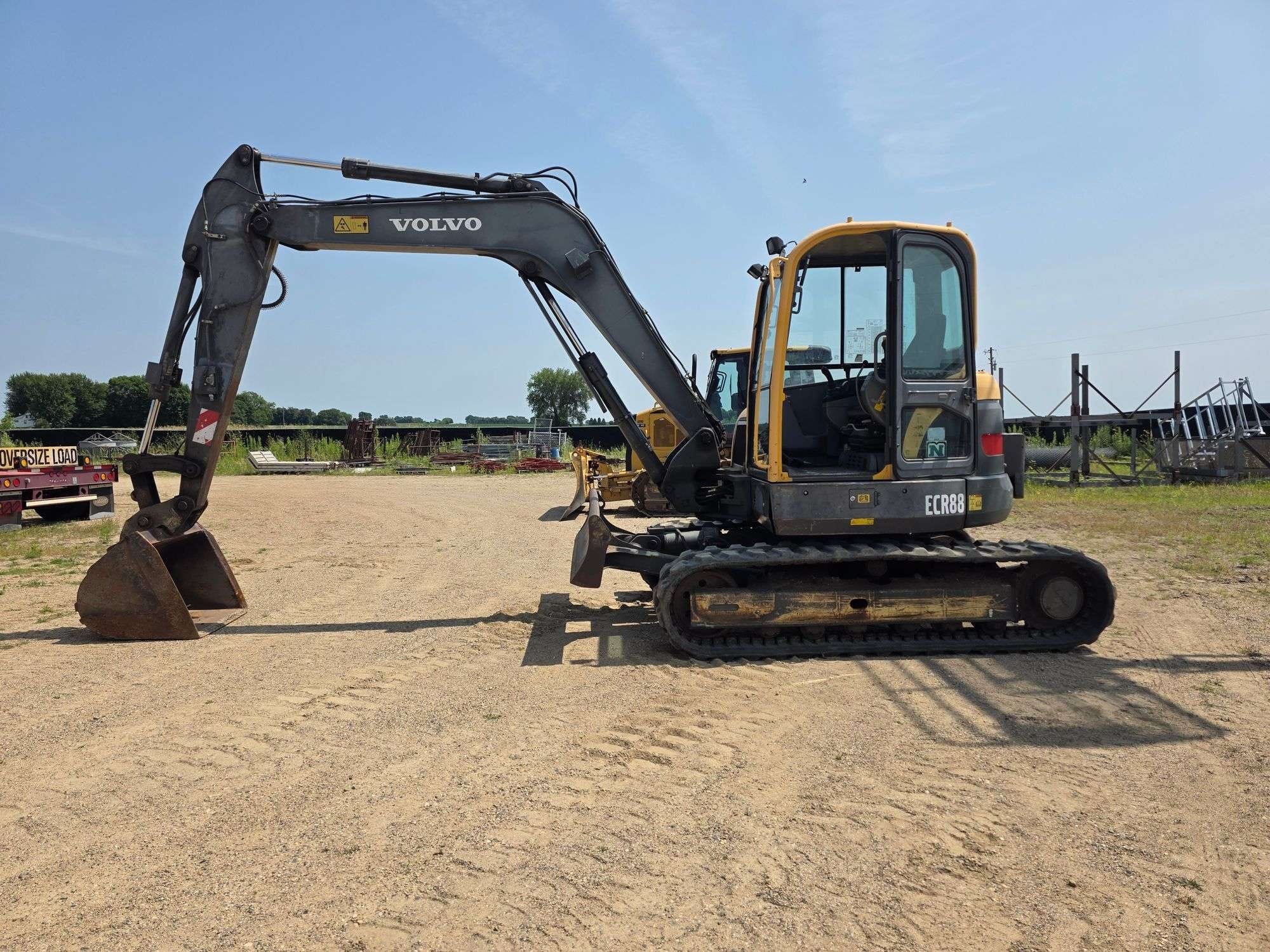 2007 Volvo ECR88 Equipment Image0