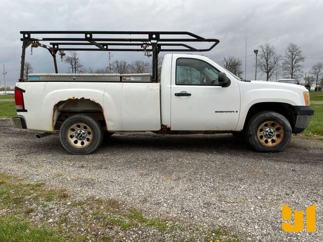 Image of GMC 1500 equipment image 3