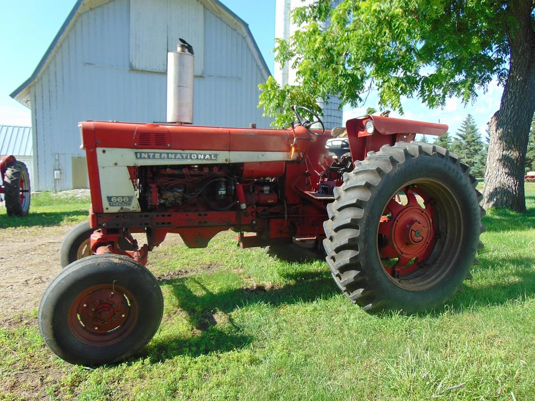 Image of International Harvester 666 Image 0