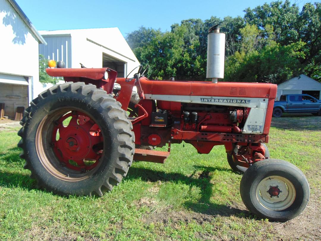 Image of International Harvester 666 Image 1