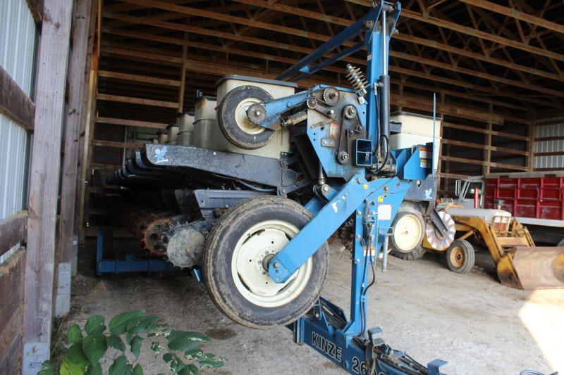 Image of Kinze 2600 Image 1