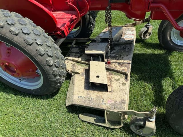 Image of International Harvester 140 equipment image 4