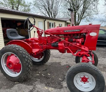 Main image International Harvester 140
