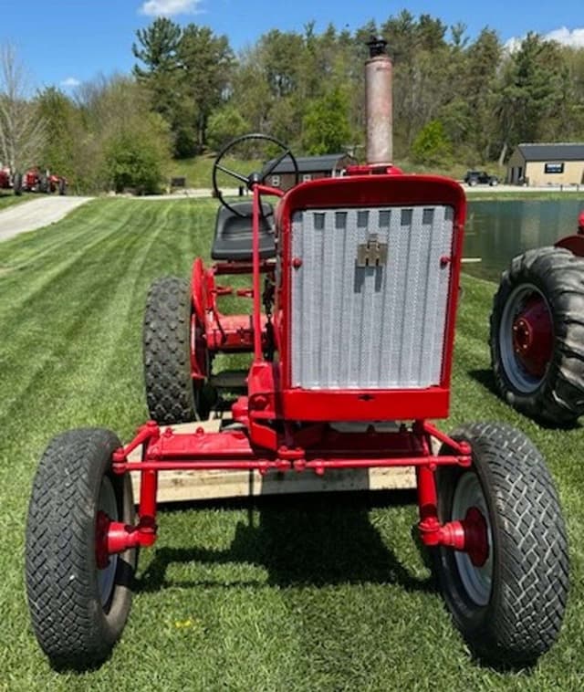 Image of International Harvester 140 equipment image 3
