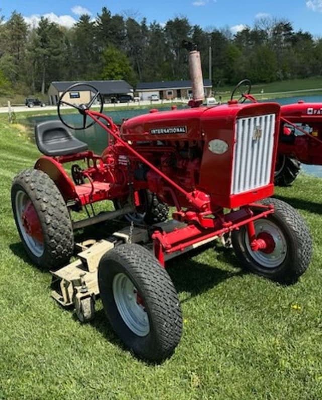 Image of International Harvester 140 equipment image 2