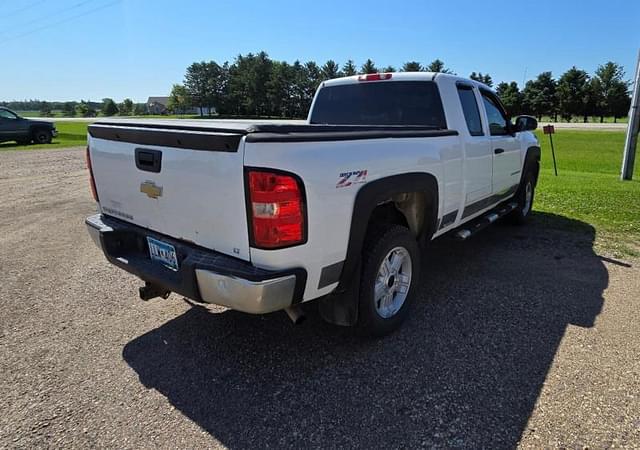 Image of Chevrolet 1500 equipment image 2