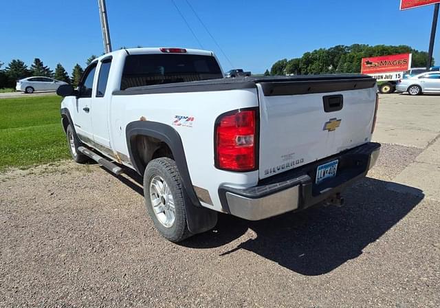 Image of Chevrolet 1500 equipment image 3