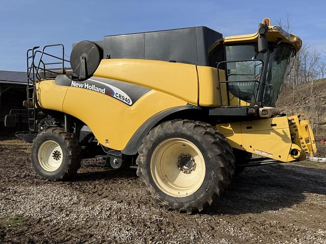 Image of New Holland CR940 equipment image 2