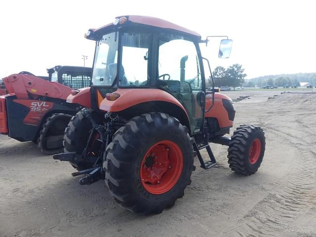 Image of Kubota M7060 equipment image 2