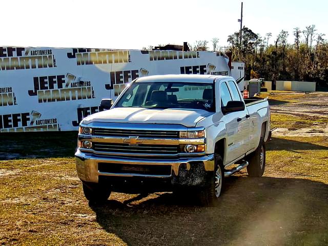 Image of Chevrolet 2500HD equipment image 1