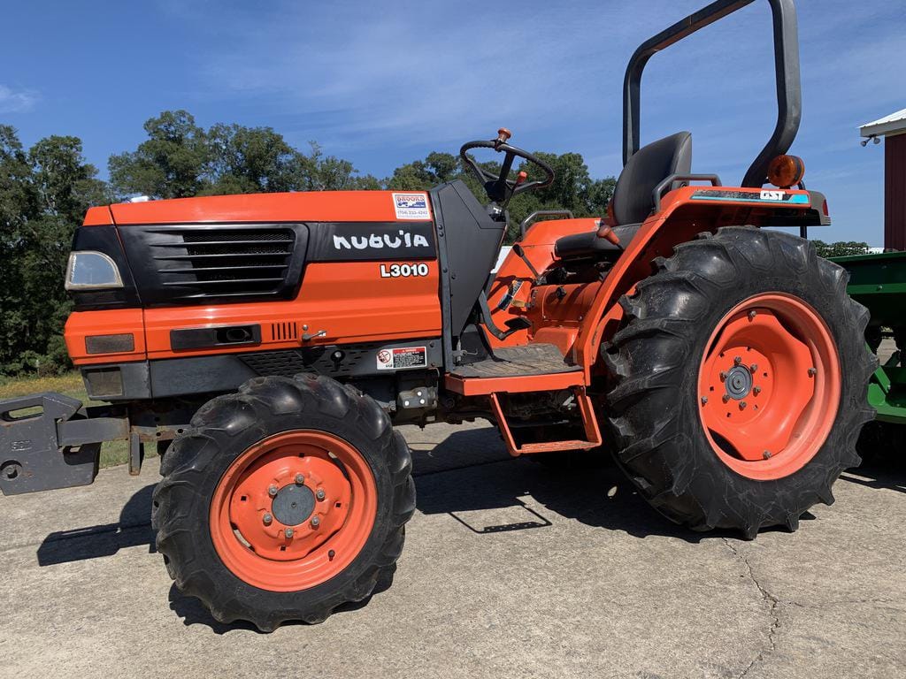 Main image Kubota L3010