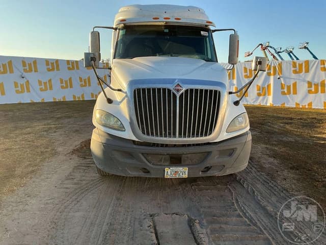 Image of International LF687 equipment image 1