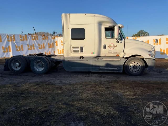 Image of International LF687 equipment image 3