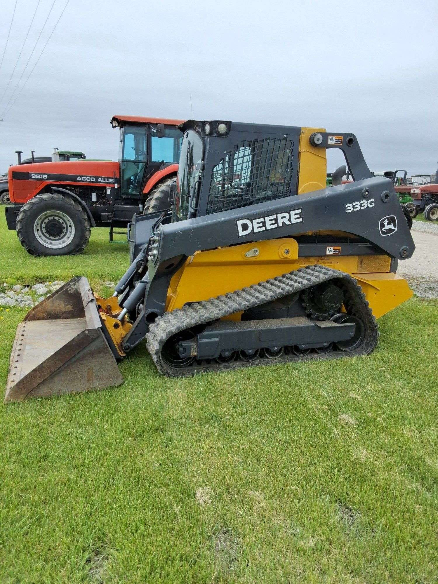 2017 John Deere 333G Equipment Image0