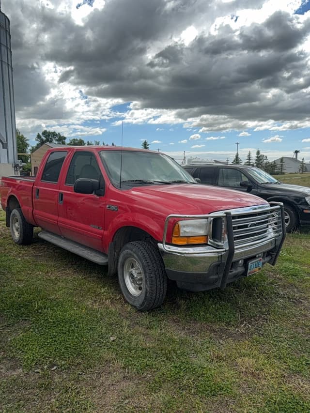Image of Ford F-350 equipment image 4