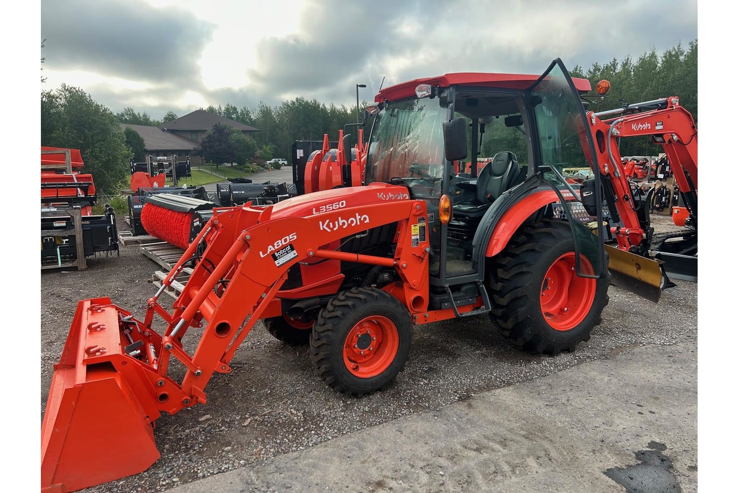 2020 Kubota L3560HSTC-LE Equipment Image0