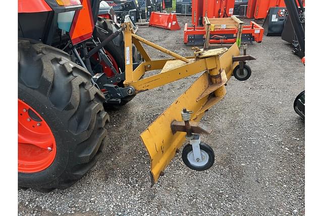 Image of Kubota L3560HSTC-LE equipment image 4