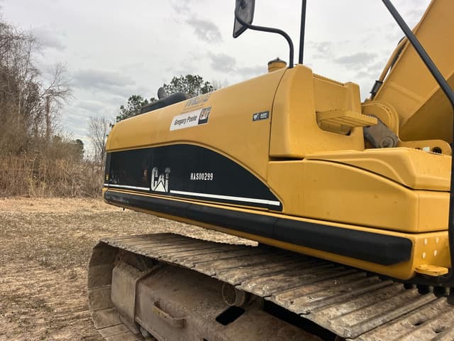 Image of Caterpillar 330D equipment image 4