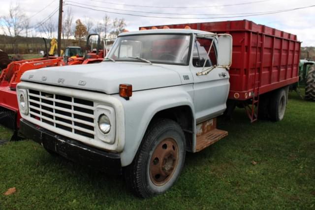 Image of Ford F-600 equipment image 2