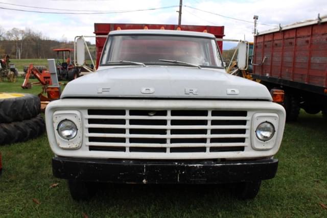 Image of Ford F-600 equipment image 1