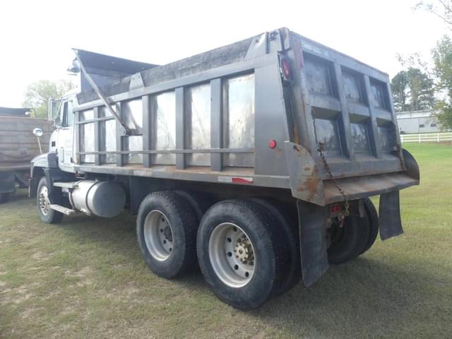 Image of Mack CH613 equipment image 3