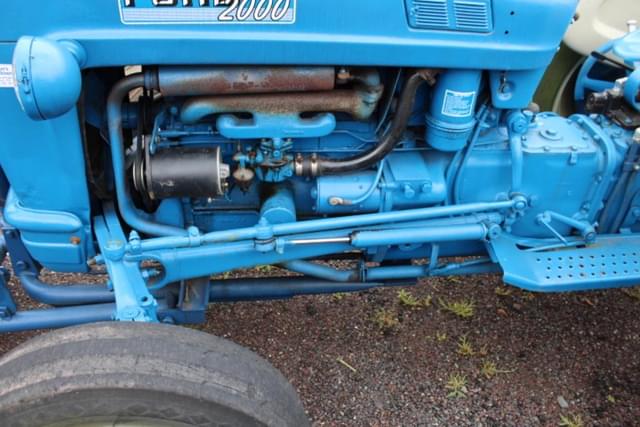 Image of Ford 2000 equipment image 4