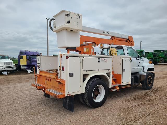 Image of GMC Topkick equipment image 2