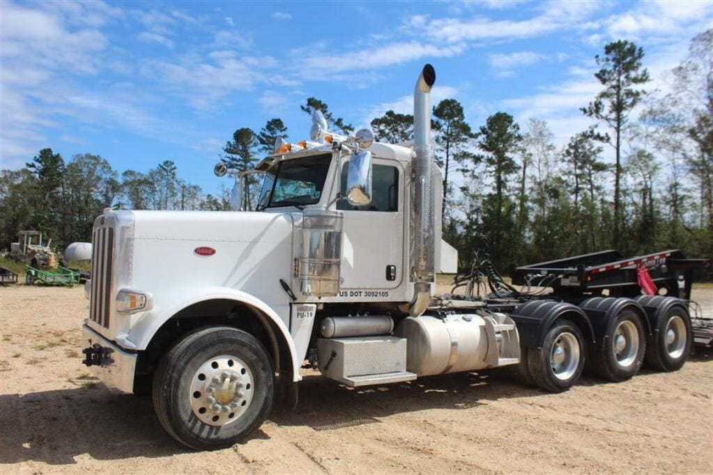 Main image Peterbilt 388