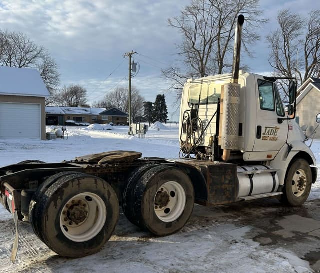 Image of International 8600 equipment image 3