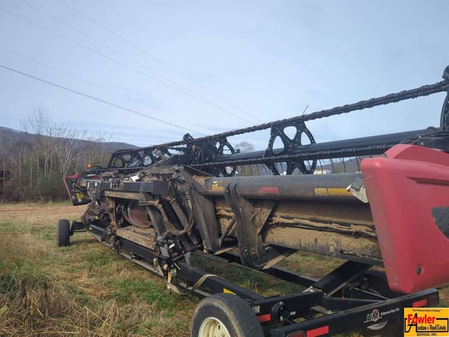 Image of MacDon FD75S equipment image 3