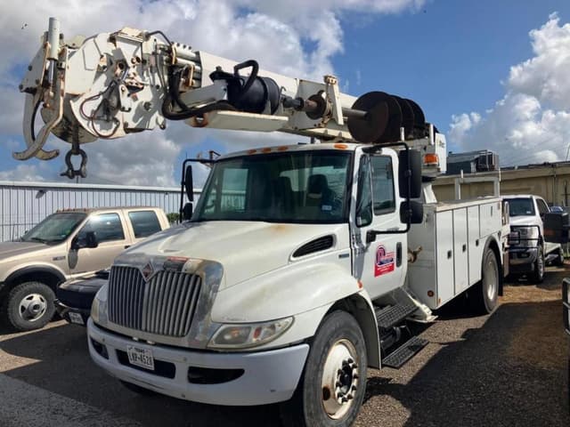 Image of International Durastar 4300 equipment image 1