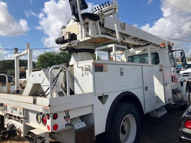 Image of International Durastar 4300 equipment image 4