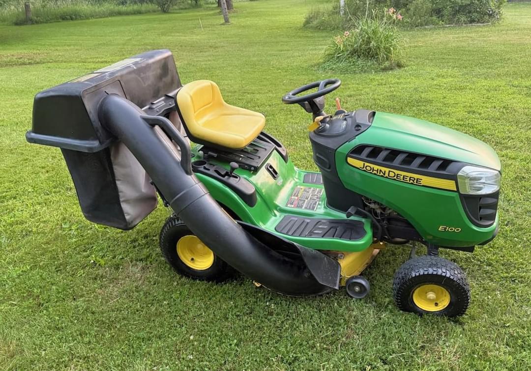 Image of John Deere E100 Image 0