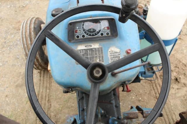 Image of Ford 7000 equipment image 1