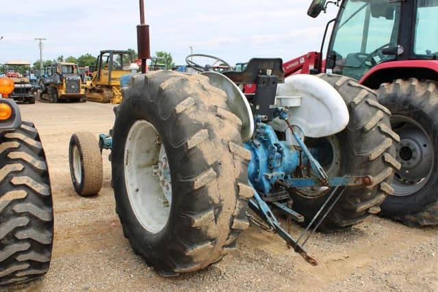 Image of Ford 4600 equipment image 1