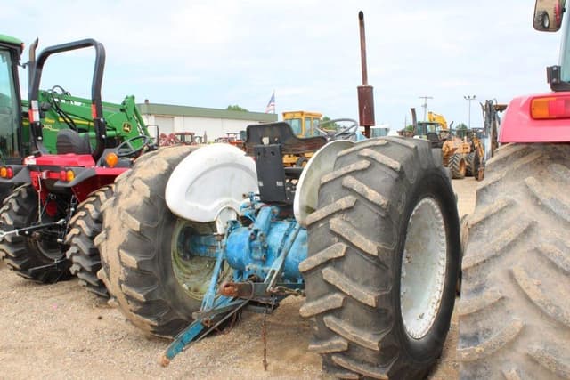 Image of Ford 4600 equipment image 2