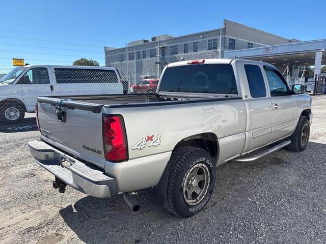 Image of Chevrolet 1500 equipment image 2