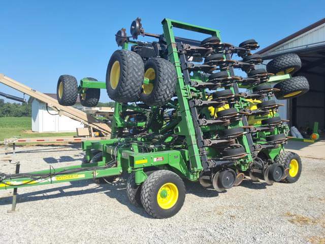 Image of John Deere 1890 equipment image 1