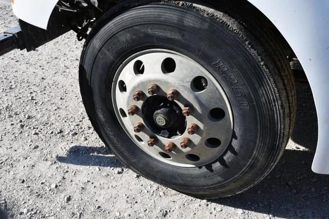 Image of Kenworth T-300 equipment image 2