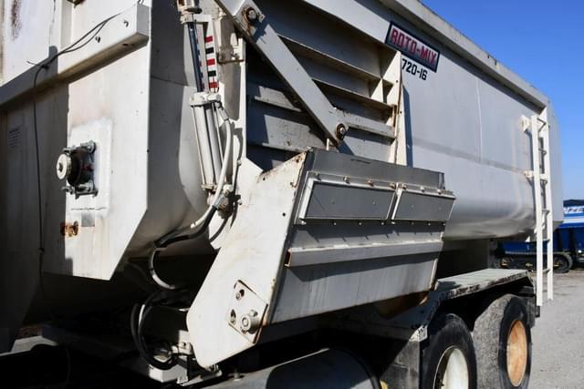 Image of Kenworth T-300 equipment image 3