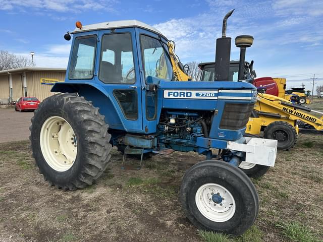 Image of Ford 7700 equipment image 4
