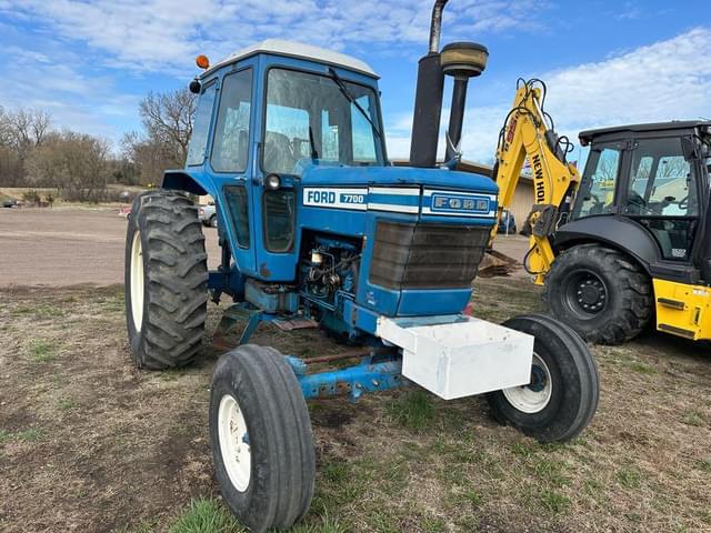 Image of Ford 7700 equipment image 3