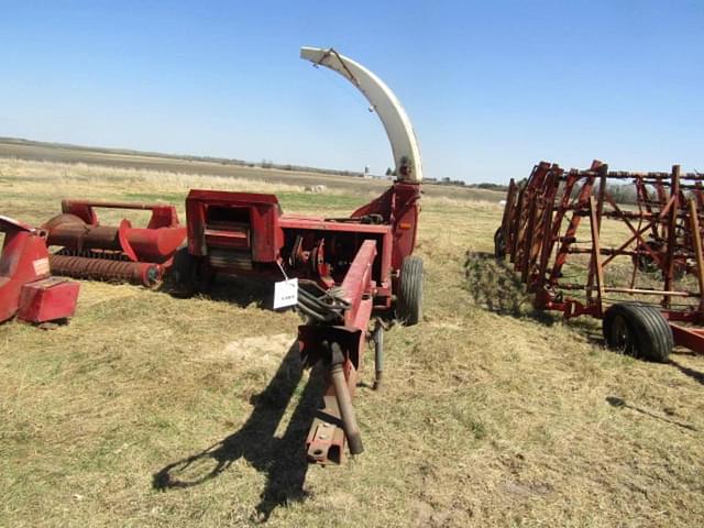 Image of International Harvester 720 equipment image 2