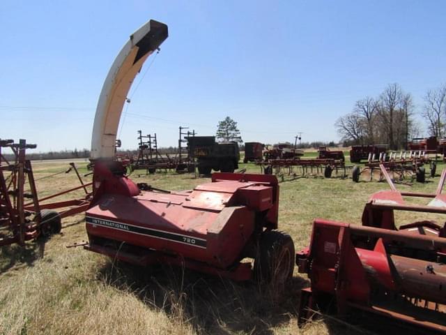 Image of International Harvester 720 equipment image 3