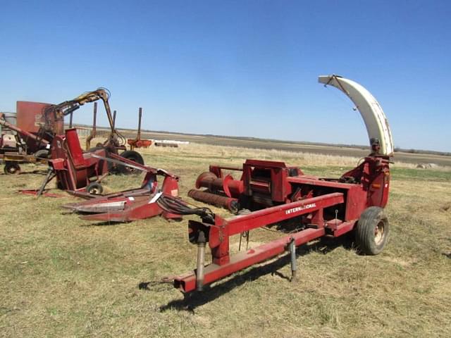 Image of International Harvester 720 equipment image 1