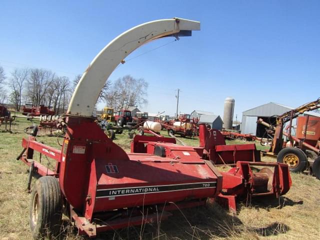 Image of International Harvester 720 equipment image 4