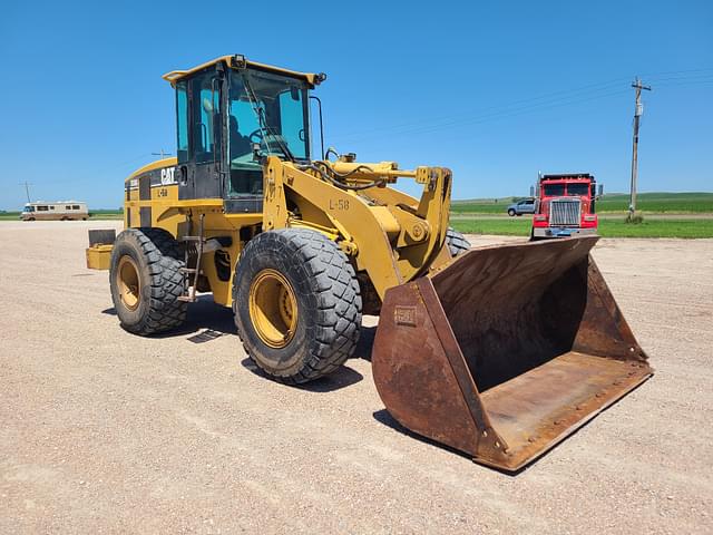 Image of Caterpillar 938G equipment image 1